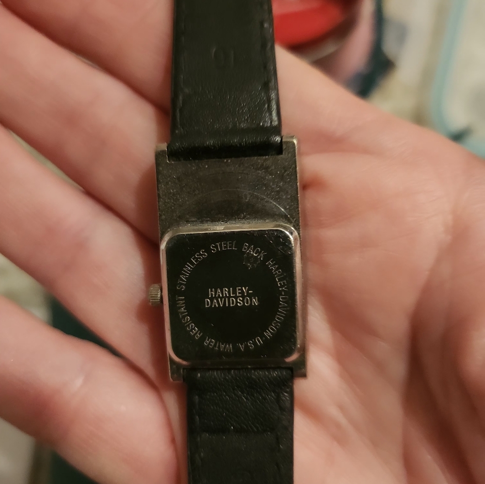 Authentic Harley Davidson woman watch. - Picture 3 of 4